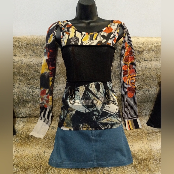 Save The Queen top - Picture 3 of 10